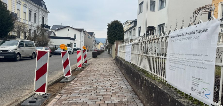 Die Musterfläche an der Mainzer Straße vor der Stadtverwaltung Boppard dient dazu, mögliche künftige Beläge für die Bopparder Rheinallee zu testen. 