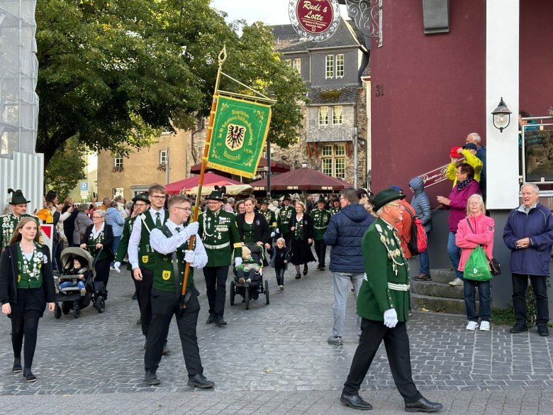 Die Bopparder Schützengesellschaft beim Festumzug.