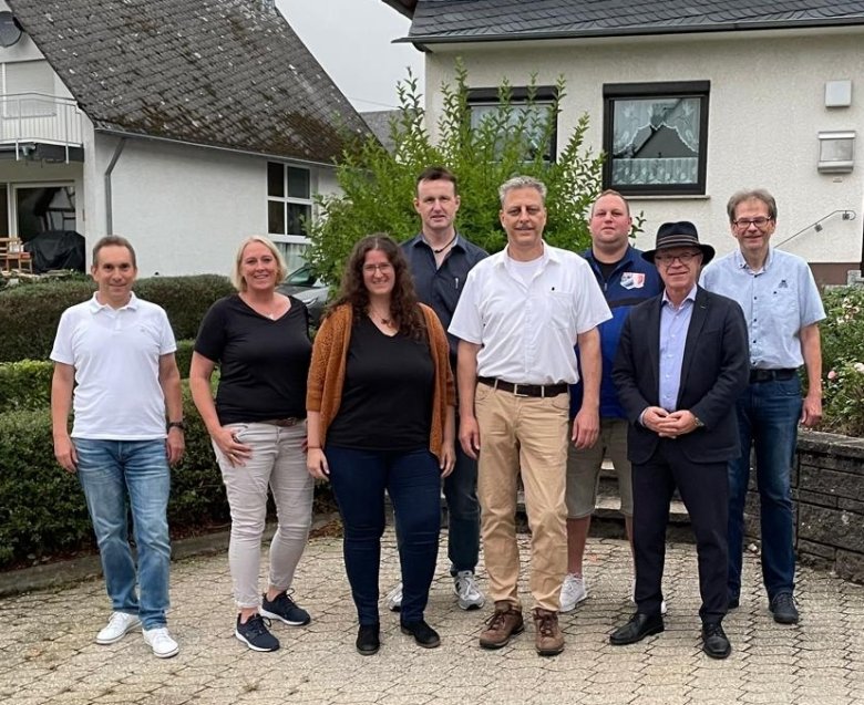 Der Ortsbeirat Oppenhausen (von links) mit Boppards Bürgermeister Jörg Haseneier (2. von rechts): Frank Neiser, Nicole Moskopp, Pamela Graeff, Thomas Riegel, Ortsvorsteher Jörg Schuch, Sven Schneider (1. stellvertretender Ortsvorsteher) und Andreas Krüger (2. stellvertretender Ortsvorsteher). Auf dem Foto fehlt Margit Gronen.