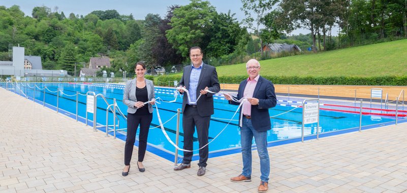 Hoteliers Judith und Marek Gawel und Bürgermeister Jörg Haseneier