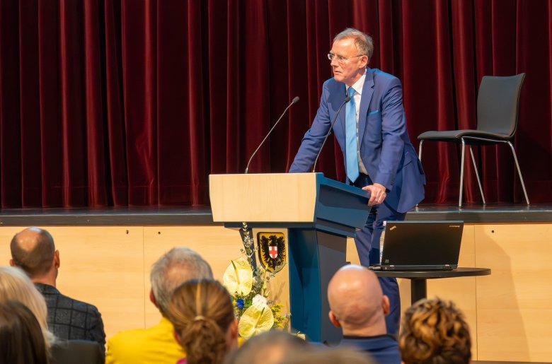 Höhepunkt des Abends war der Impulsvortrag des Hauptgeschäftsführers des Deutschen Städte- und Gemeindebundes, Dr. Gerd Landsberg.