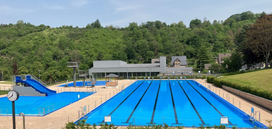 Das Ende der Freibadsaison 2023 rückt näher: Das Thermalfreibad Boppard bleibt noch mindestens bis Sonntag, 10. September 2023, geöffnet. 