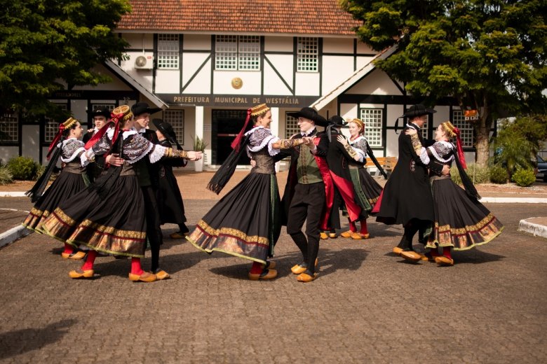 Das Orquestra Westfalia gestaltet das Konzert gemeinsam mit der westfälischen Tanzgruppe (Foto).