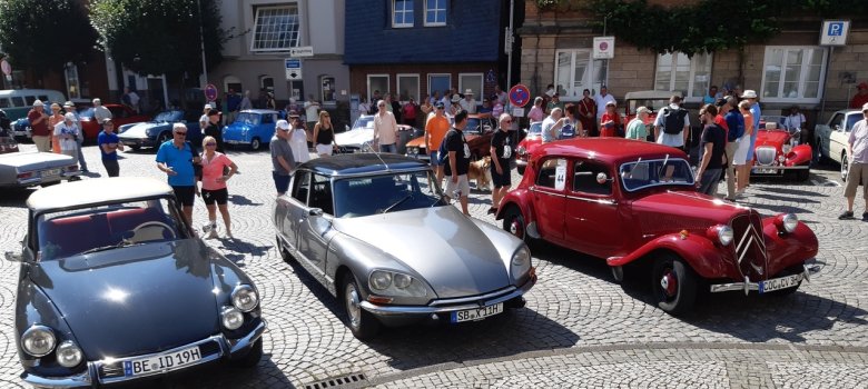 Das Foto vom 15. Bopparder Oldtimertreffen zeigt (von links): Citroën ID 19 von 1959, Citroën DS von 1971, Citroën Traction 11 CV aus dem Jahre 1951.