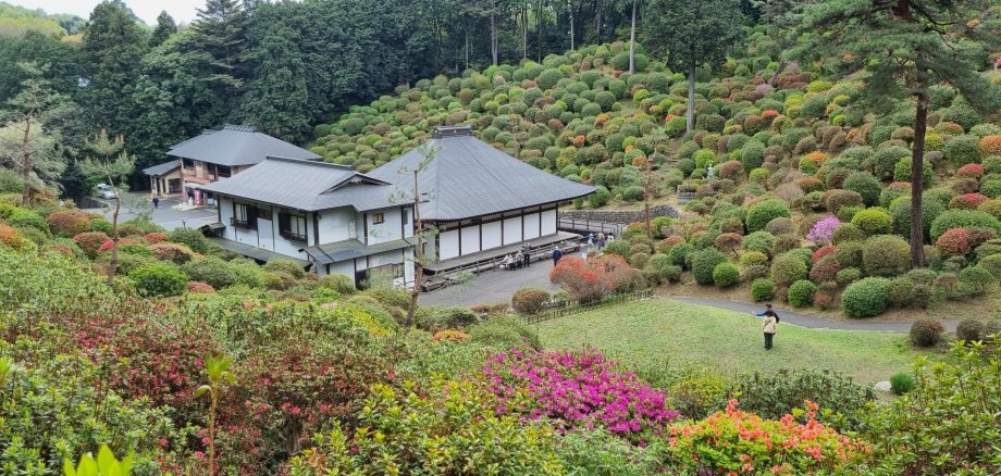 In den Pfingstferien 2024 wird eine Jugenddelegation aus Boppard die Partnerstadt Ome in Japan besuchen. Bopparderinnen und Bopparder im Alter von 14 bis 21 Jahren können sich ab sofort für die Teilnahme am Jugendaustausch bewerben. Unser Foto zeigt den Shiofune-Kannon Tempel in Ome. 