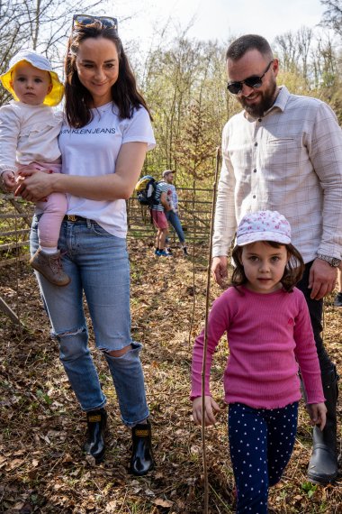 Eindrücke von der Baumpflanzaktion 2024 im Kinder- und Hochzeitswald Boppard.