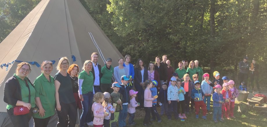 Mit dem letzten warmen und sonnigen Wochenende im September fand das große Einweihungsfest des neuen Ganzjahreszeltes statt. 