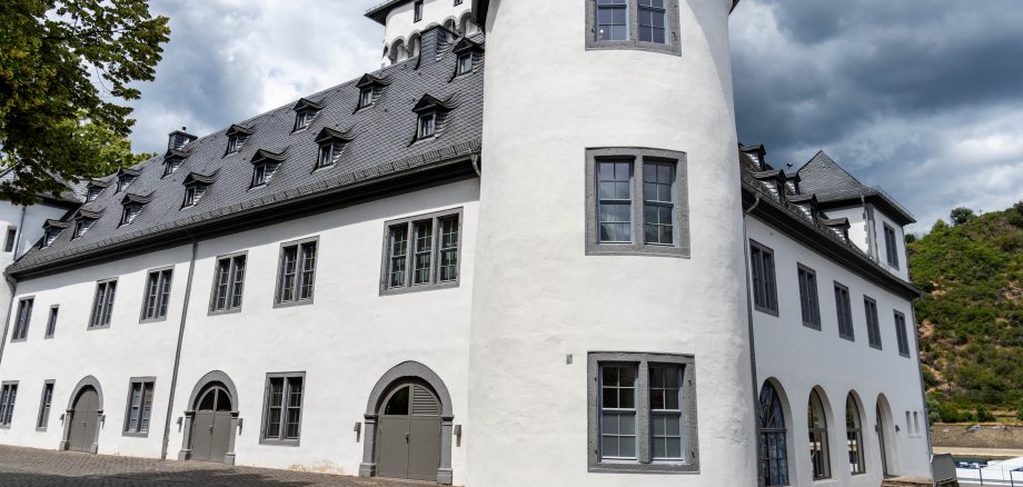 Die Kurfürstliche Burg in Boppard beheimatet bereits das Museum der Stadt. Im Süd- und Ostflügel werden ab 2025 zudem die Erlebnisbibliothek und die heimatkundliche Sammlung der Stadt Boppard untergebracht.